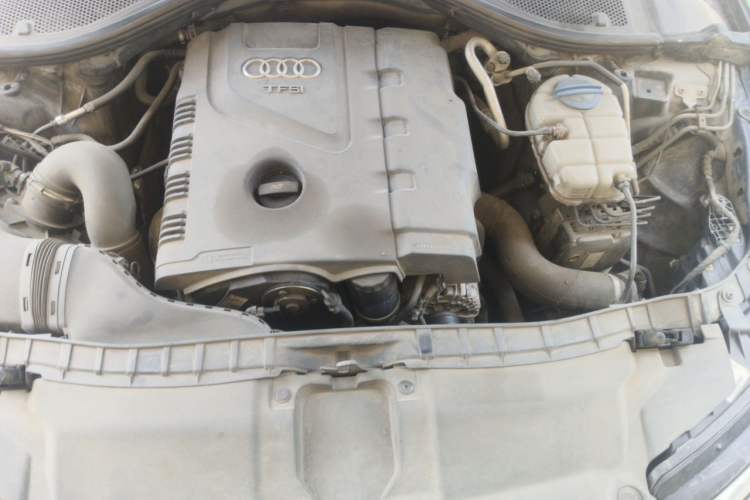 Used Audi A6L 2012 TFSI Standard Model Engine Bay