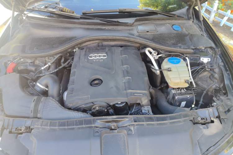 Used Audi A6L 2012 TFSI Standard Model Engine Bay