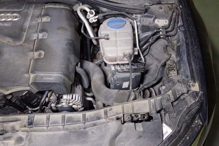 Used Audi A6L 2012 TFSI Standard Model Engine Bay Left