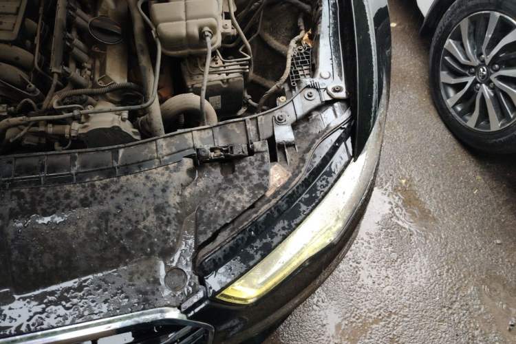 Used Audi A6L 2012 30 FSI Comfort Model Engine Bay Left