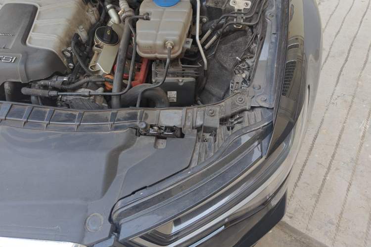 Used Audi A6L 2012 50 TFSI quattro Luxury Model Engine Bay Left