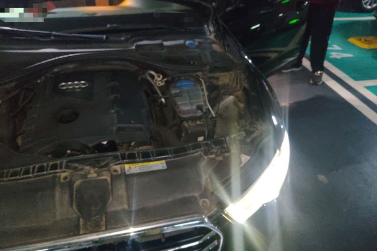 Used Audi A6L 2012 TFSI Standard Model Engine Bay Left
