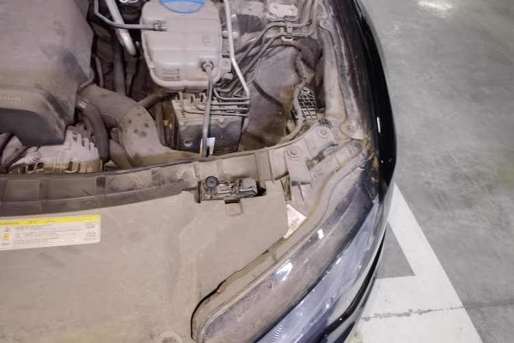 Used Audi A6L 2012 TFSI Standard Model Engine Bay Left
