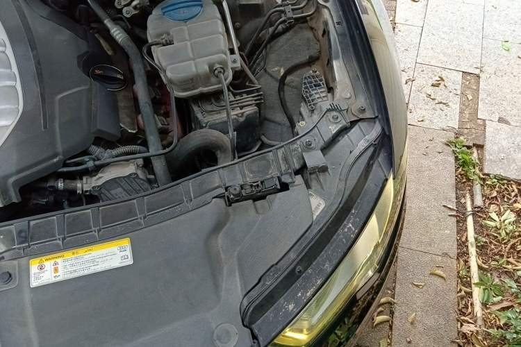 Used Audi A6L 2012 30 FSI Luxury Model Engine Bay Left