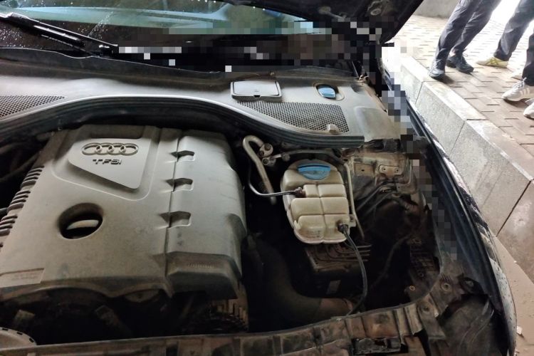 Used Audi A6L 2012 TFSI Standard Model Engine Bay Left