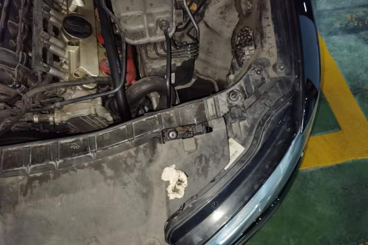 Used Audi A6L 2012 30 FSI Comfort Model Engine Bay Left