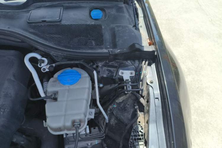 Used Audi A6L 2012 TFSI Standard Model Engine Bay Left