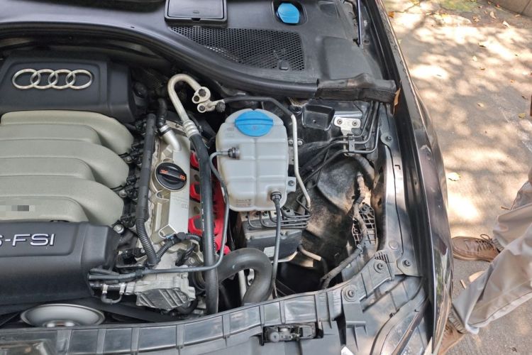 Used Audi A6L 2012 35 FSI Comfort Model Engine Bay Left