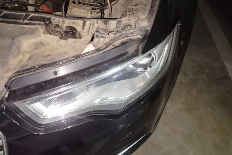 Used Audi A6L 2012 30 FSI Technology Edition Engine Bay Left