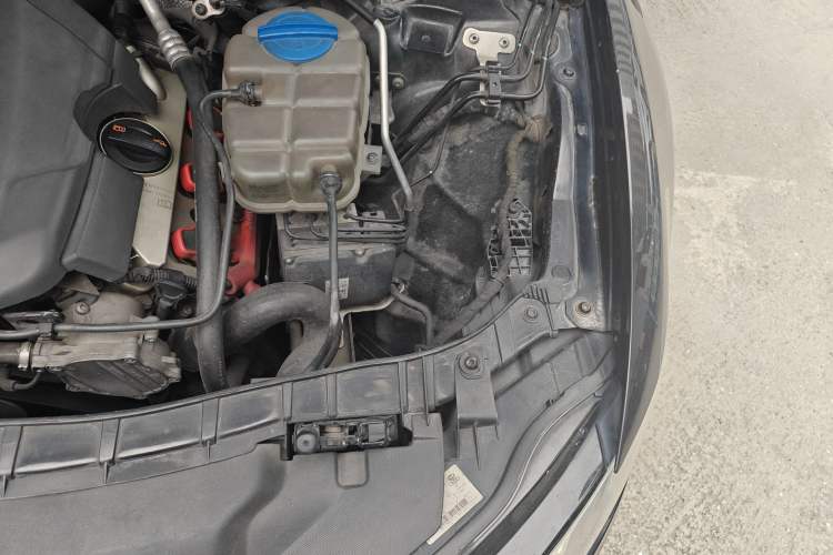 Used Audi A6L 2012 30 FSI Technology Edition Engine Bay Left