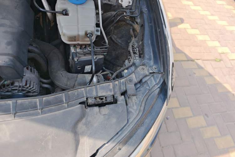 Used Audi A6L 2012 TFSI Standard Model Engine Bay Left