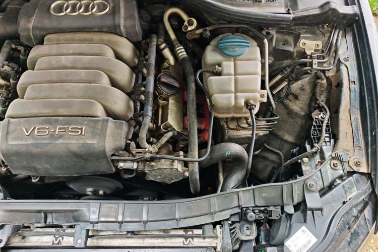 Used Audi A6L 2012 35 FSI Luxury Model Engine Bay Left