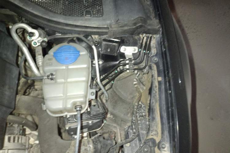Used Audi A6L 2012 TFSI Comfort Model Engine Bay Left