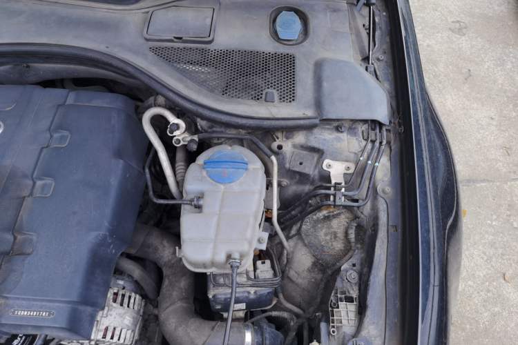 Used Audi A6L 2012 TFSI Standard Model Engine Bay Left