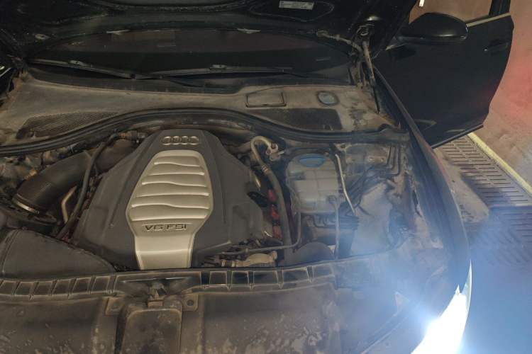 Used Audi A6L 2012 30 FSI Comfort Model Engine Bay Left