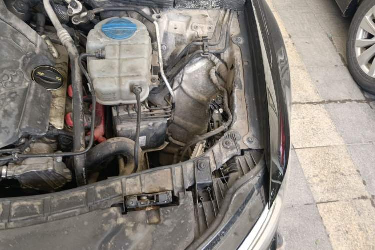 Used Audi A6L 2012 30 FSI Comfort Model Engine Bay Left