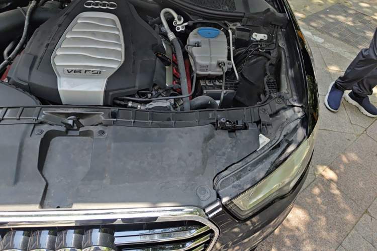 Used Audi A6L 2012 30 FSI Luxury Model Engine Bay Left