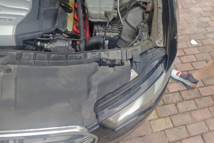 Used Audi A6L 2012 30 FSI Comfort Model Engine Bay Left