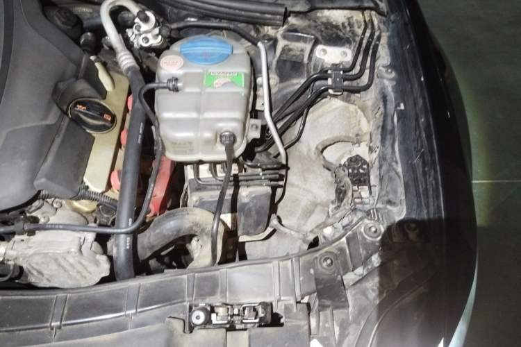 Used Audi A6L 2012 30 FSI Comfort Model Engine Bay Left