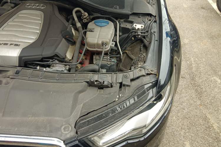 Used Audi A6L 2012 30 FSI Comfort Model Engine Bay Left