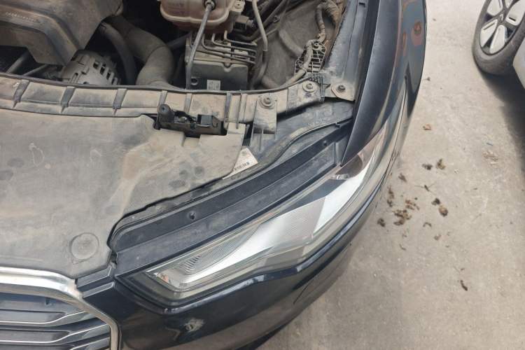 Used Audi A6L 2012 TFSI Standard Model Engine Bay Left