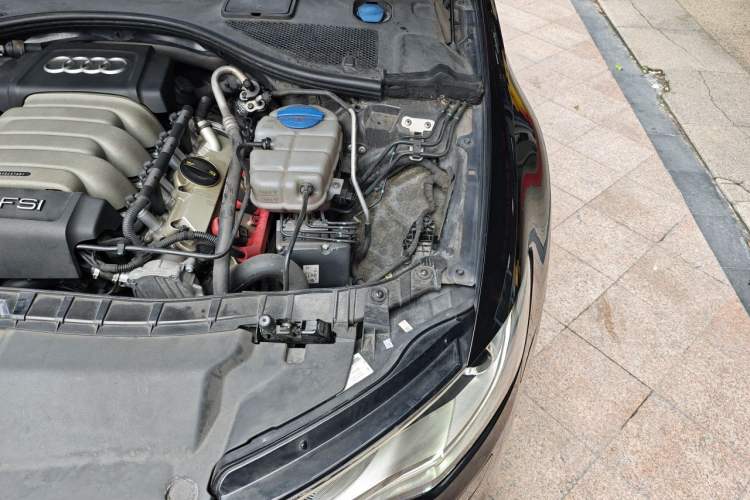 Used Audi A6L 2012 35 FSI Comfort Model Engine Bay Left