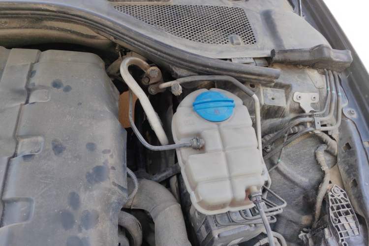 Used Audi A6L 2012 TFSI Standard Model Engine Bay Left