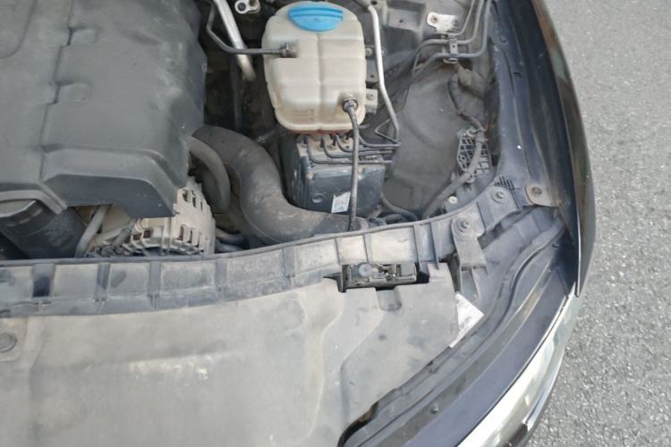 Used Audi A6L 2012 TFSI Standard Model Engine Bay Left