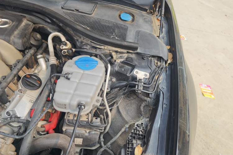 Used Audi A6L 2012 35 FSI Comfort Model Engine Bay Left