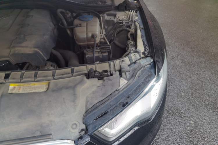 Used Audi A6L 2012 TFSI Standard Model Engine Bay Left