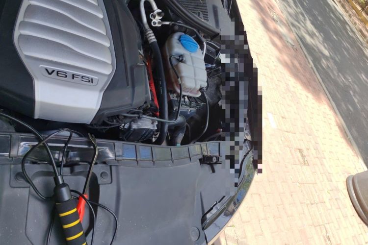 Used Audi A6L 2012 30 FSI Comfort Model Engine Bay Left