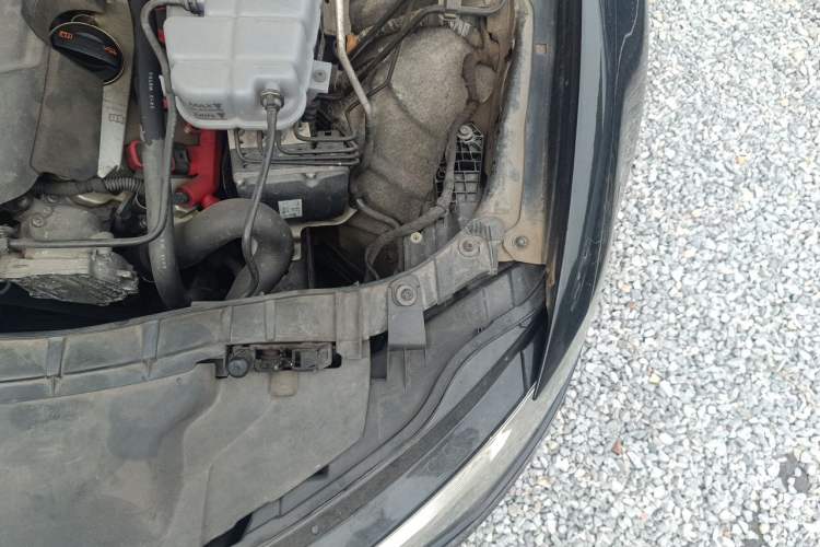 Used Audi A6L 2012 30 FSI Technology Edition Engine Bay Left