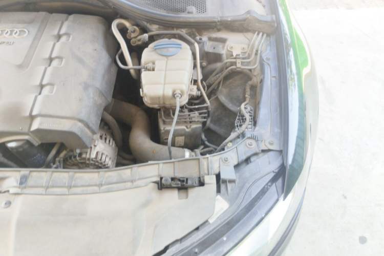 Used Audi A6L 2012 TFSI Standard Model Engine Bay Left