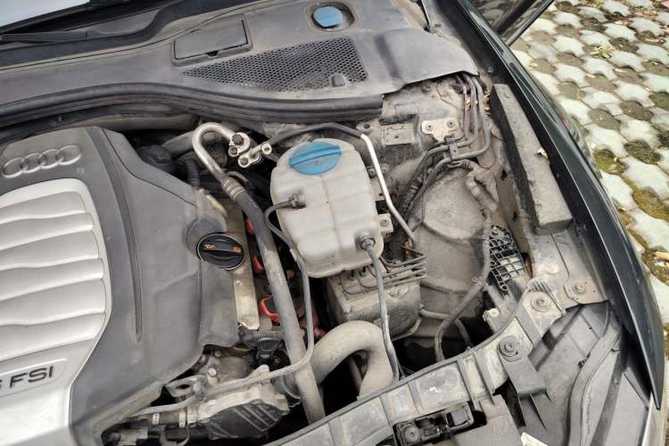 Used Audi A6L 2012 30 FSI Technology Edition Engine Bay Left