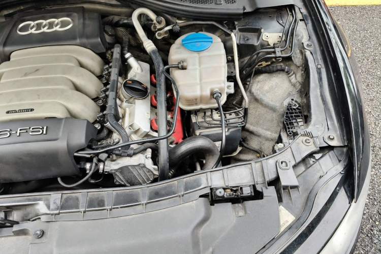 Used Audi A6L 2012 35 FSI Comfort Model Engine Bay Left