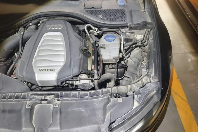 Used Audi A6L 2012 30 FSI Technology Edition Engine Bay Left