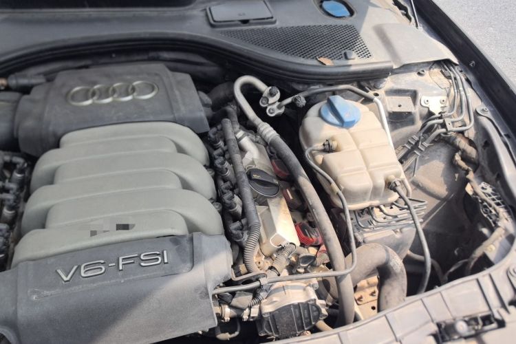 Used Audi A6L 2012 35 FSI quattro Luxury Model Engine Bay Left