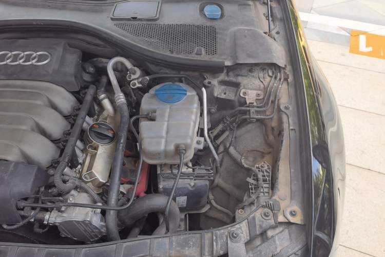 Used Audi A6L 2012 35 FSI Luxury Model Engine Bay Left