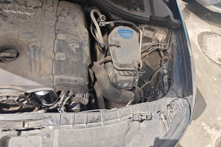 Used Audi A6L 2012 TFSI Standard Model Engine Bay Left