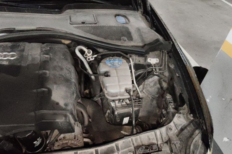 Used Audi A6L 2012 TFSI Standard Model Engine Bay Left