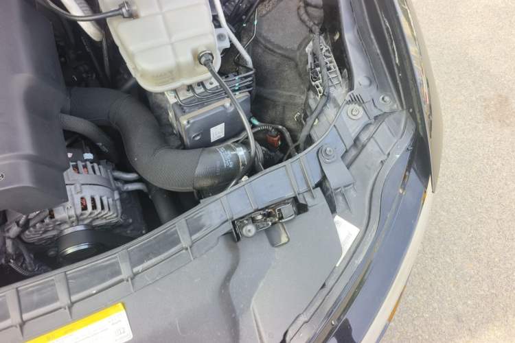 Used Audi A6L 2012 TFSI Comfort Model Engine Bay Left