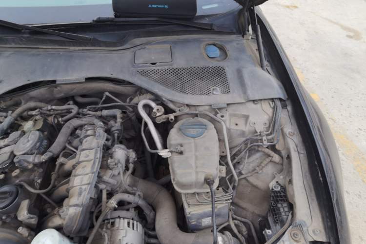 Used Audi A6L 2012 TFSI Standard Model Engine Bay Left