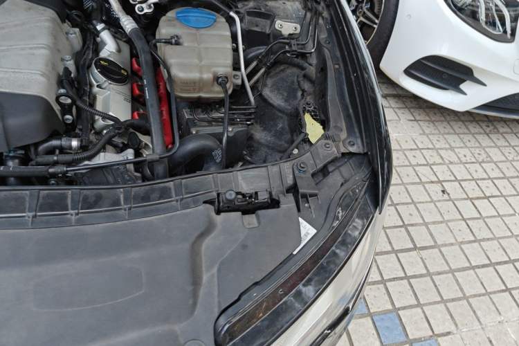 Used Audi A6L 2012 50 TFSI quattro Luxury Model Engine Bay Left