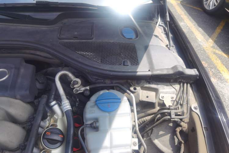 Used Audi A6L 2012 35 FSI Comfort Model Engine Bay Left