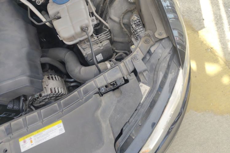 Used Audi A6L 2012 TFSI Standard Model Engine Bay Left