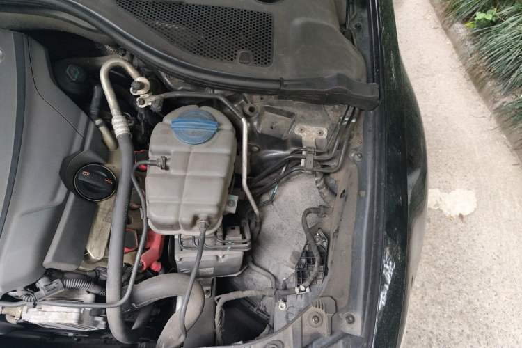 Used Audi A6L 2012 30 FSI Comfort Model Engine Bay Left