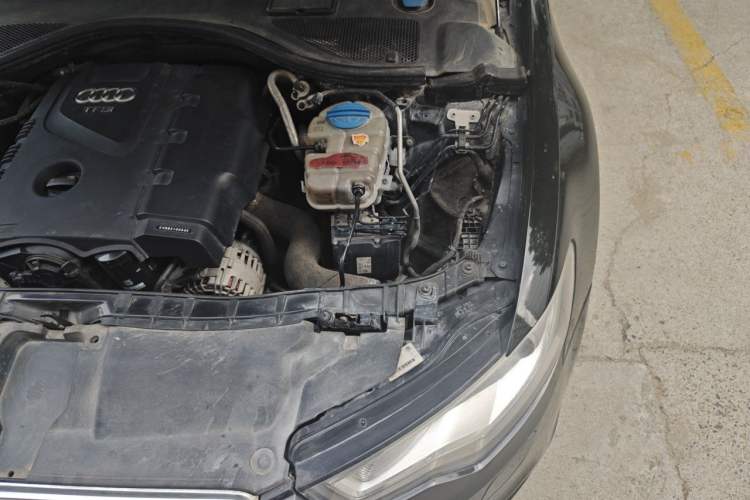Used Audi A6L 2012 TFSI Standard Model Engine Bay Left