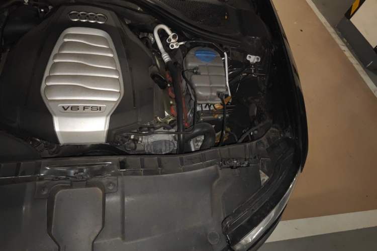 Used Audi A6L 2012 30 FSI Luxury Model Engine Bay Left