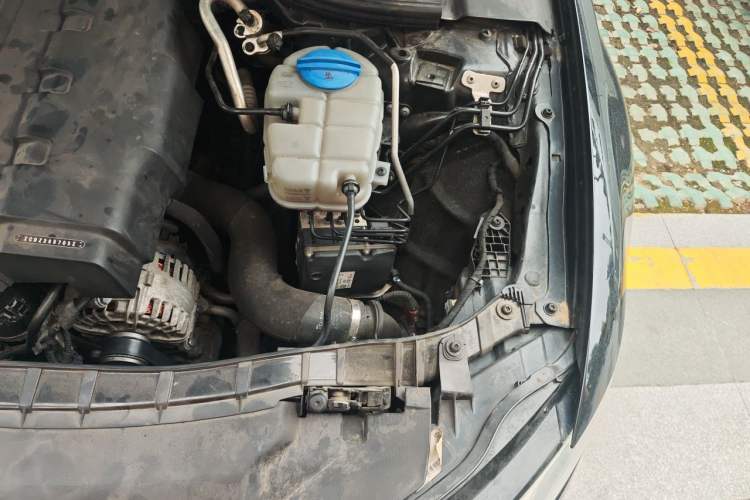 Used Audi A6L 2012 TFSI Standard Model Engine Bay Left