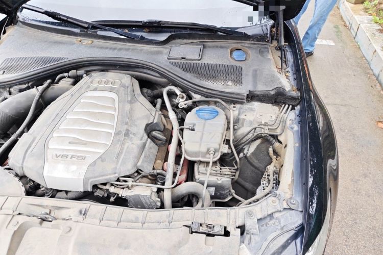 Used Audi A6L 2012 30 FSI Luxury Model Engine Bay Left